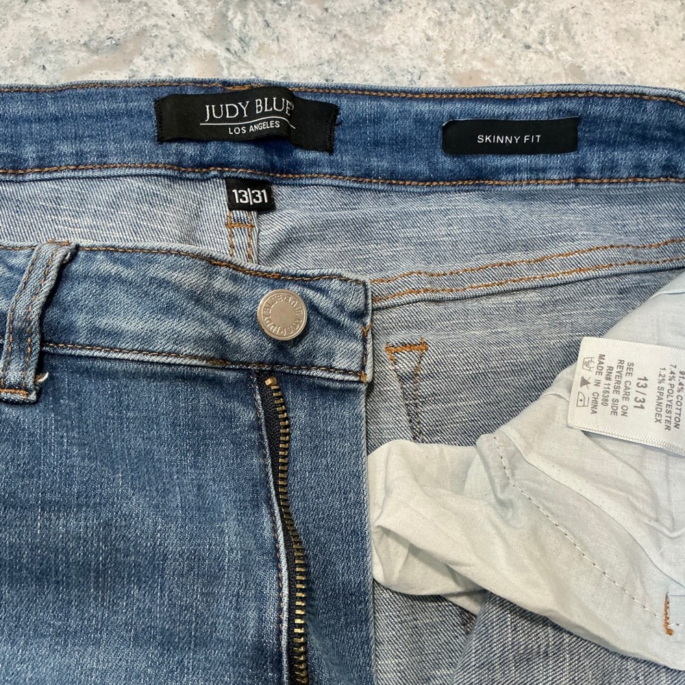 Judy Blue Skinny Fit Jeans Women's Size 13/31 Distressed Ripped Medium Wash